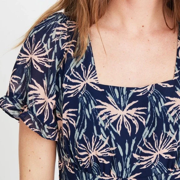Madewell Ruffle-Sleeve Midi Dress in Oasis Palms - Picture 2 of 7
